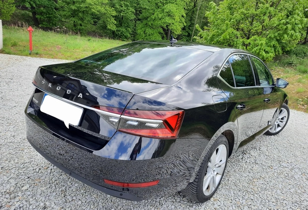 Skoda Superb cena 127900 przebieg: 85000, rok produkcji 2022 z Sobótka małe 631